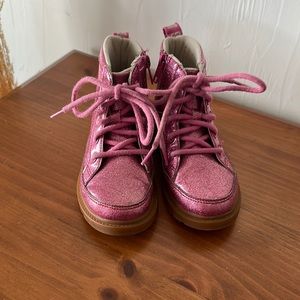 UGG Robley Glitter boots in a sparkly pink, size toddler 11.